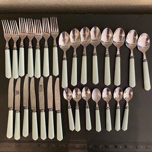 Teal-bottom flatware set.